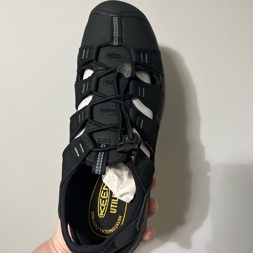 BRAND NEW STEEL TOE Keen utility shoes